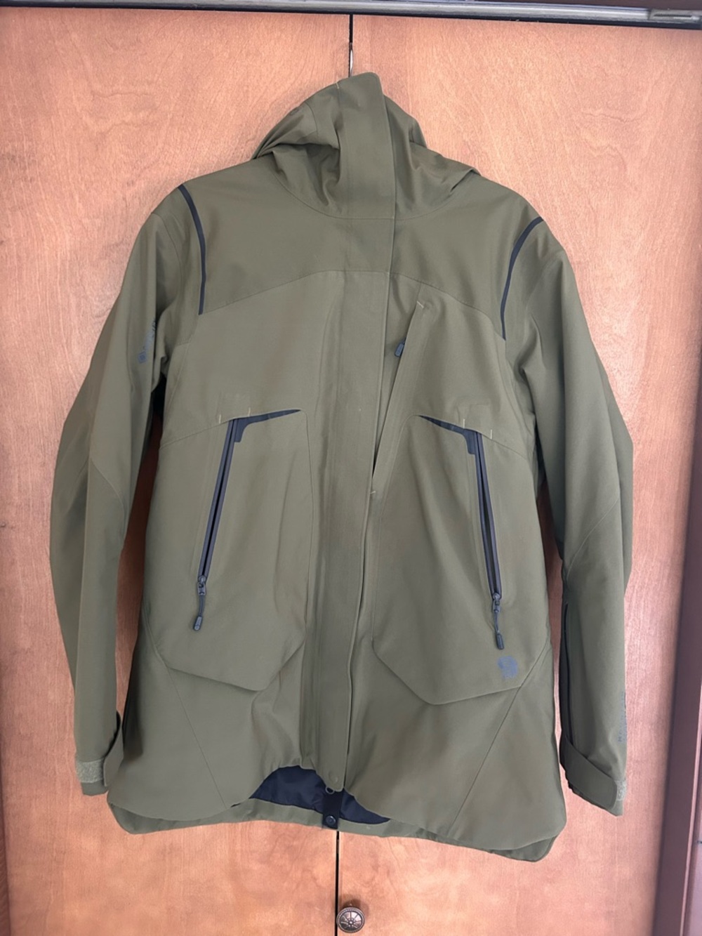 Mountain Hardware Women’s Olive Green Hooded Ski Jacket